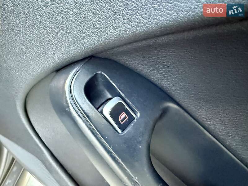 Седан Audi A4 2014 в Одессе
