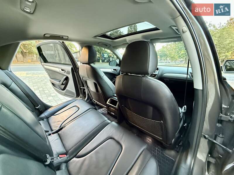 Седан Audi A4 2014 в Одессе