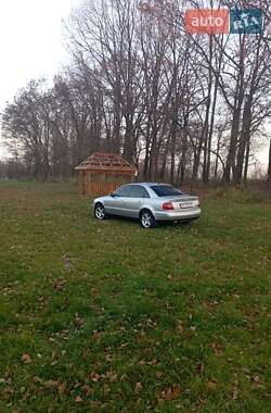 Седан Audi A4 1998 в 