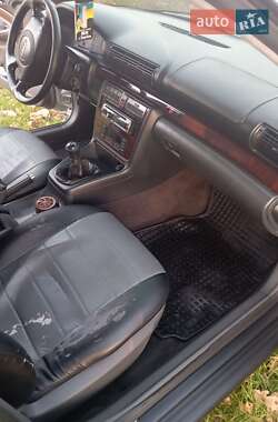 Седан Audi A4 1998 в 