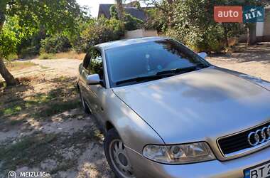 Седан Audi A4 2000 в 