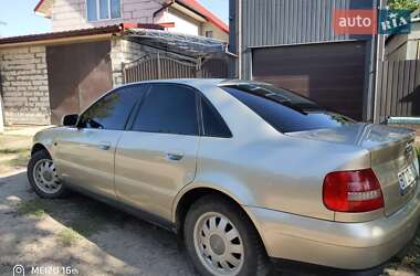 Седан Audi A4 2000 в 