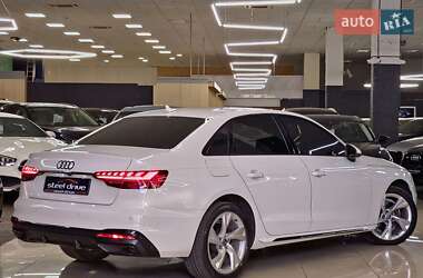 Седан Audi A4 2020 в 