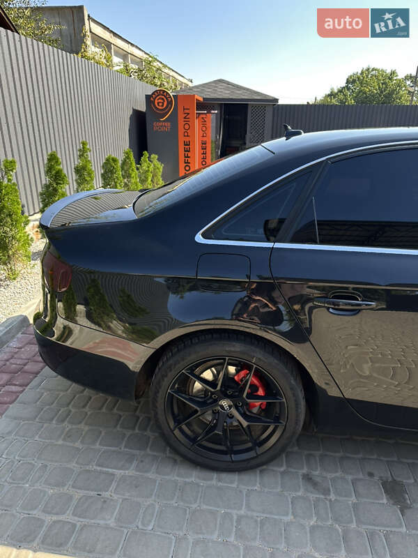 Седан Audi A4 2013 в Кропивницькому