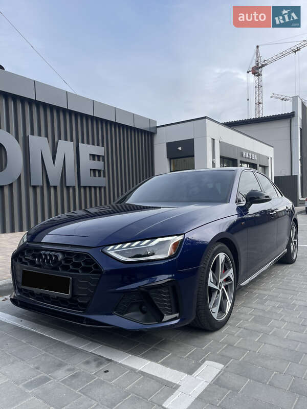 Седан Audi A4 2022 в Виннице