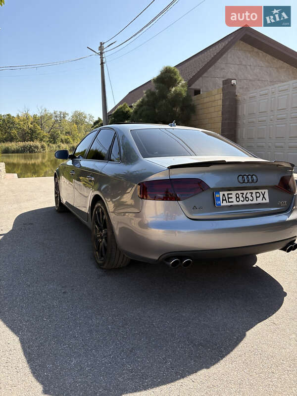 Седан Audi A4 2011 в Новомосковске