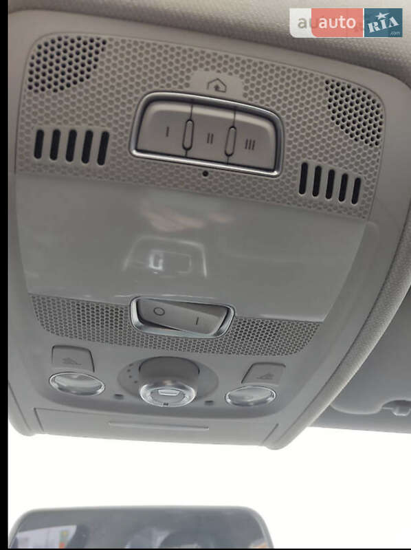Седан Audi A4 2011 в Новомосковске