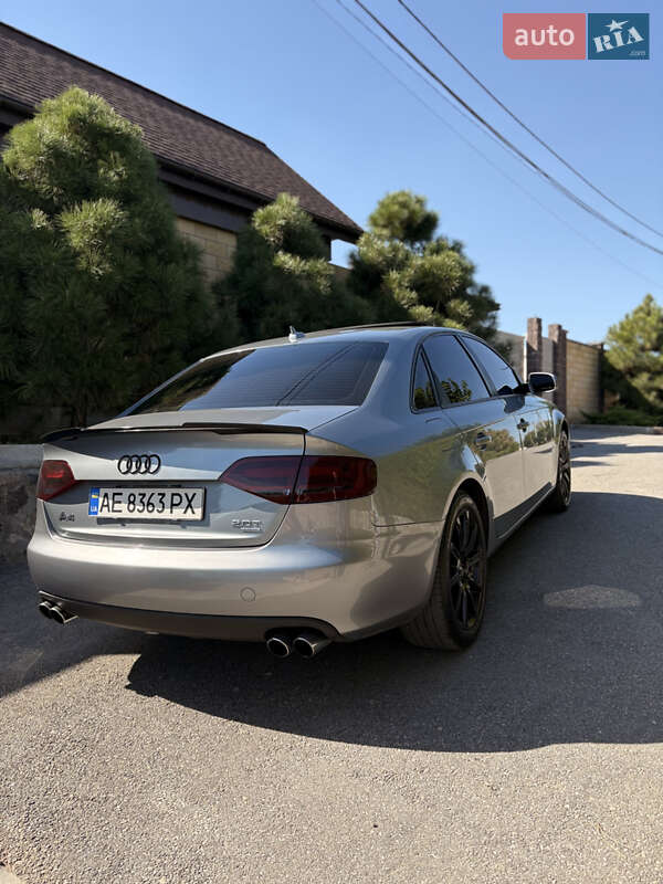 Седан Audi A4 2011 в Новомосковске