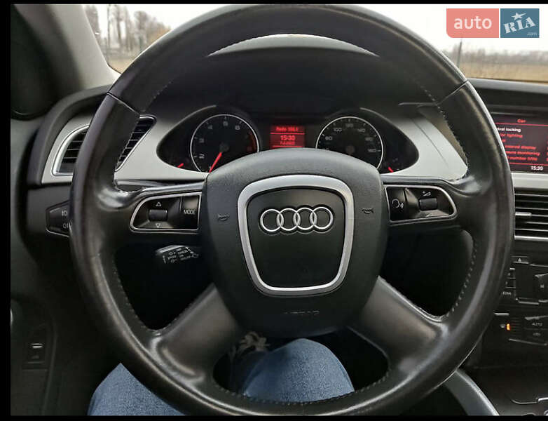 Седан Audi A4 2011 в Новомосковске