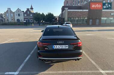 Седан Audi A4 2017 в 