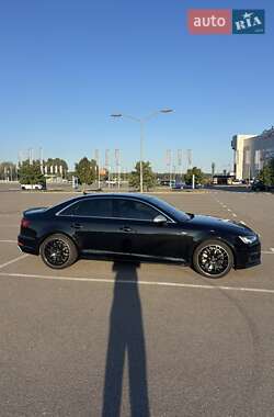 Седан Audi A4 2017 в 