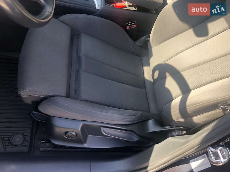 Универсал Audi A4 2018 в Чернигове