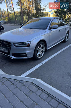 Седан Audi A4 2015 в 