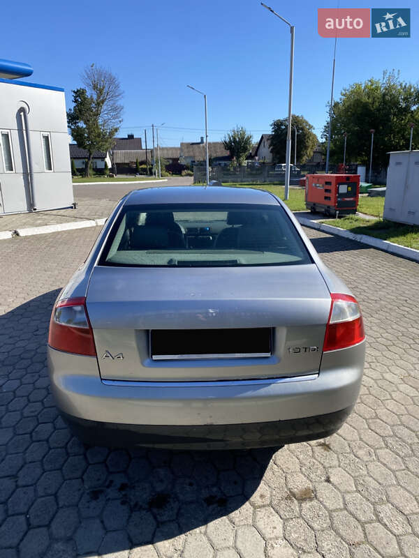 Седан Audi A4 2002 в Костополе