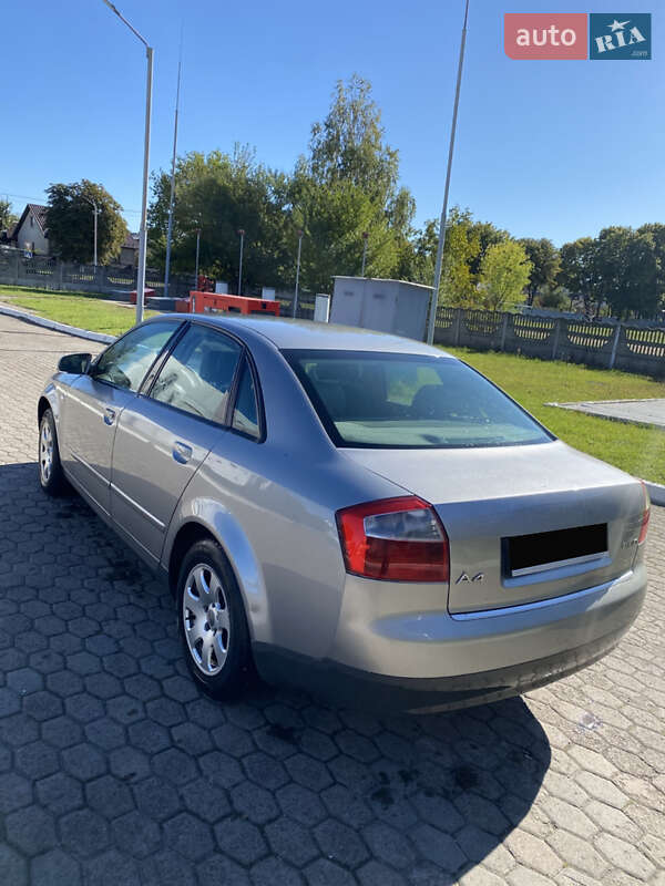Седан Audi A4 2002 в Костополе