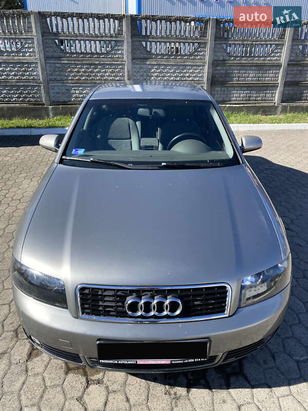 Седан Audi A4 2002 в Костополе