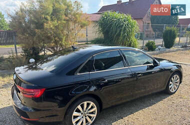 Седан Audi A4 2018 в 