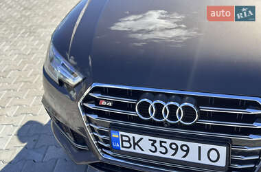 Седан Audi A4 2016 в 