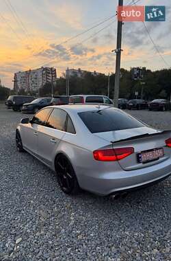 Седан Audi A4 2012 в 