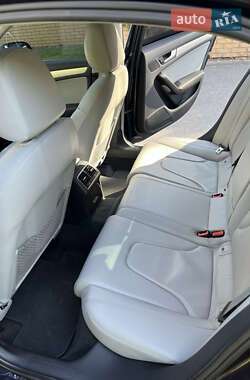 Седан Audi A4 2013 в 