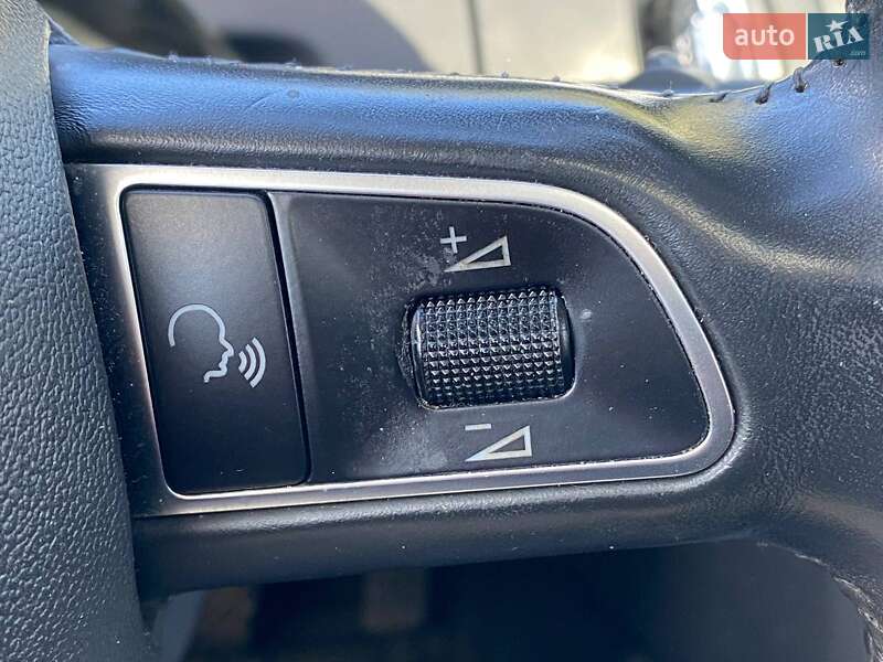 Седан Audi A4 2011 в Києві