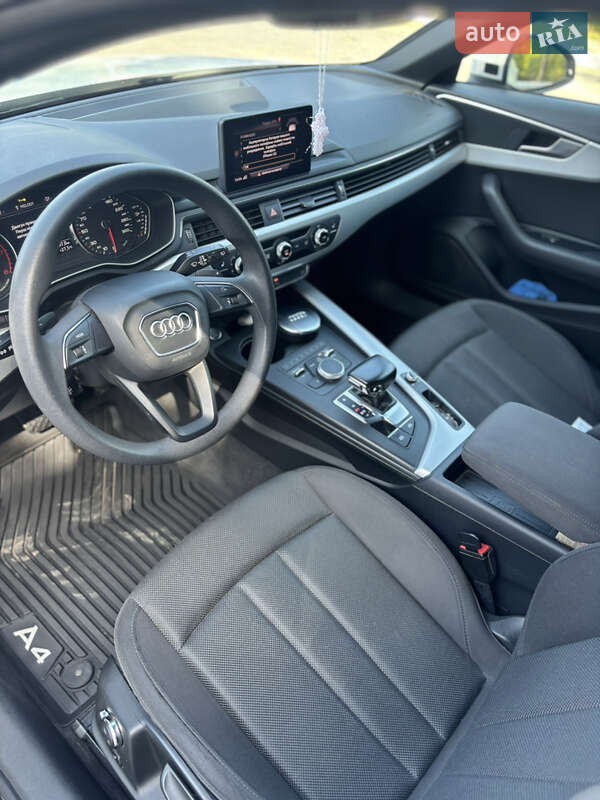Универсал Audi A4 2018 в Мукачево
