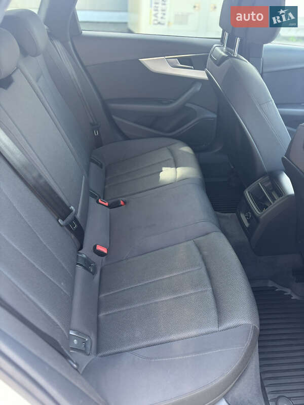 Универсал Audi A4 2018 в Мукачево
