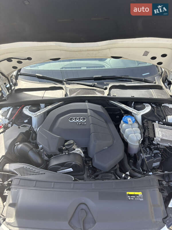 Универсал Audi A4 2018 в Мукачево