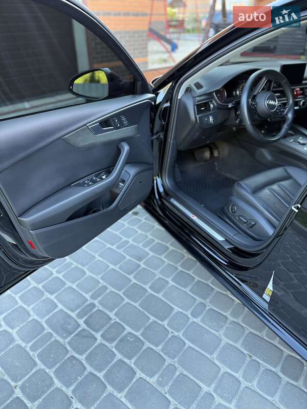 Седан Audi A4 2018 в Тернополе