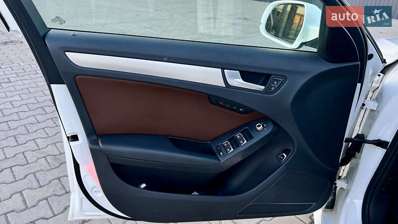 Седан Audi A4 2014 в Нововолынске