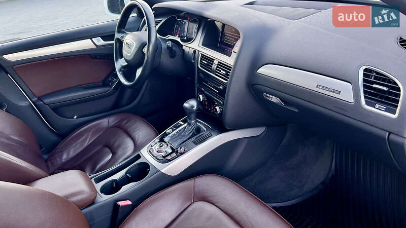 Седан Audi A4 2014 в Нововолынске