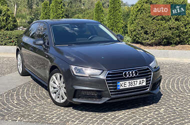 Седан Audi A4 2018 в 