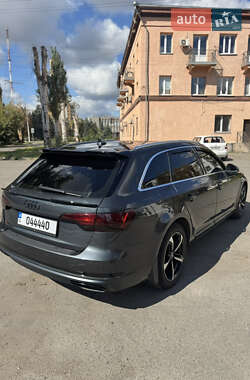 Универсал Audi A4 2019 в 
