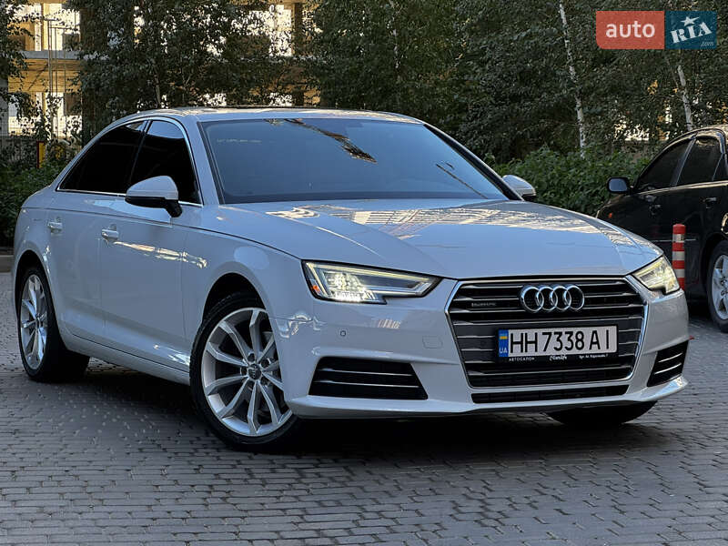 Седан Audi A4 2019 в 