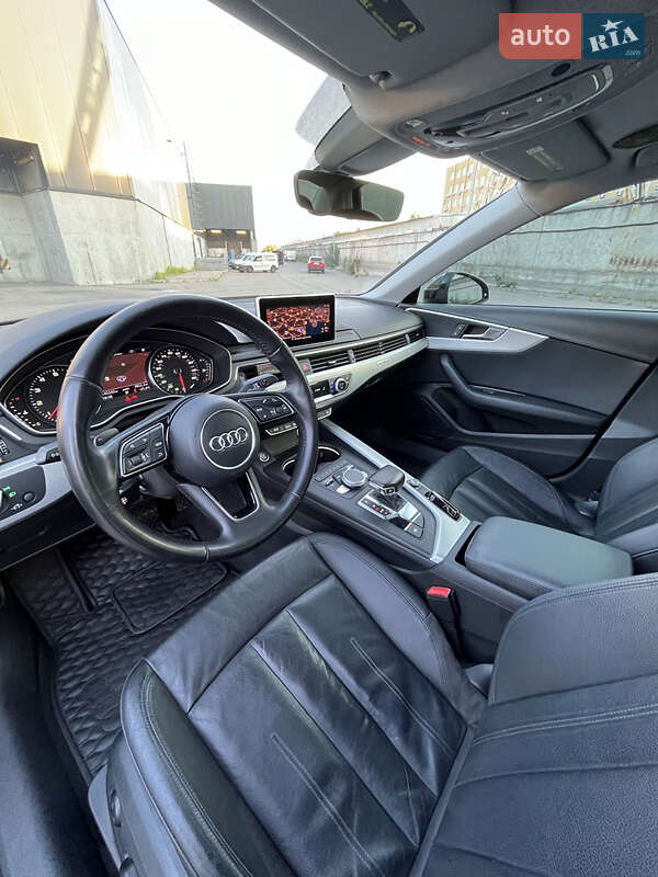 Седан Audi A4 2016 в Киеве