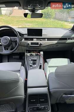 Седан Audi A4 2018 в 