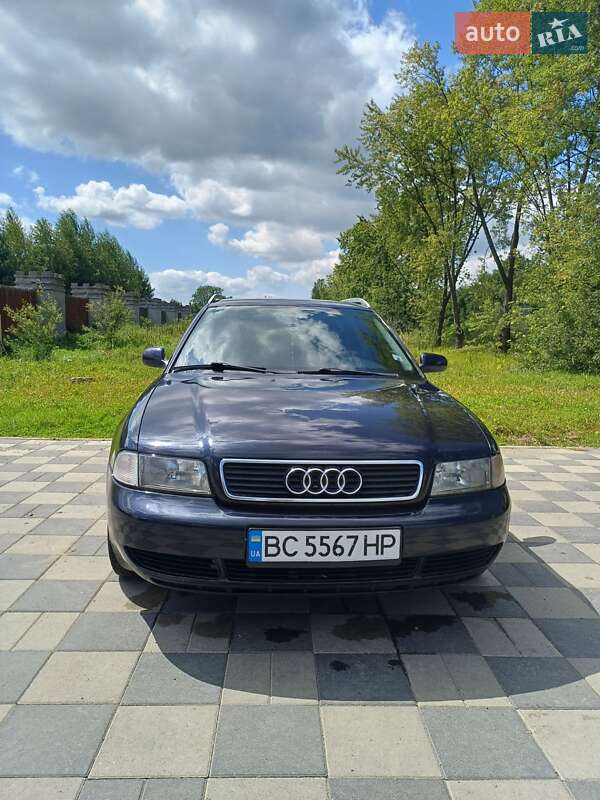 Универсал Audi A4 1998 в Самборе