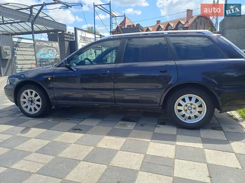 Универсал Audi A4 1998 в Самборе