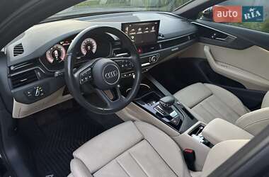 Седан Audi A4 2020 в 