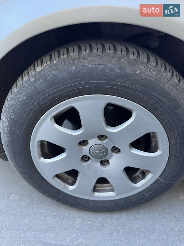 Седан Audi A4 2003 в Збараже