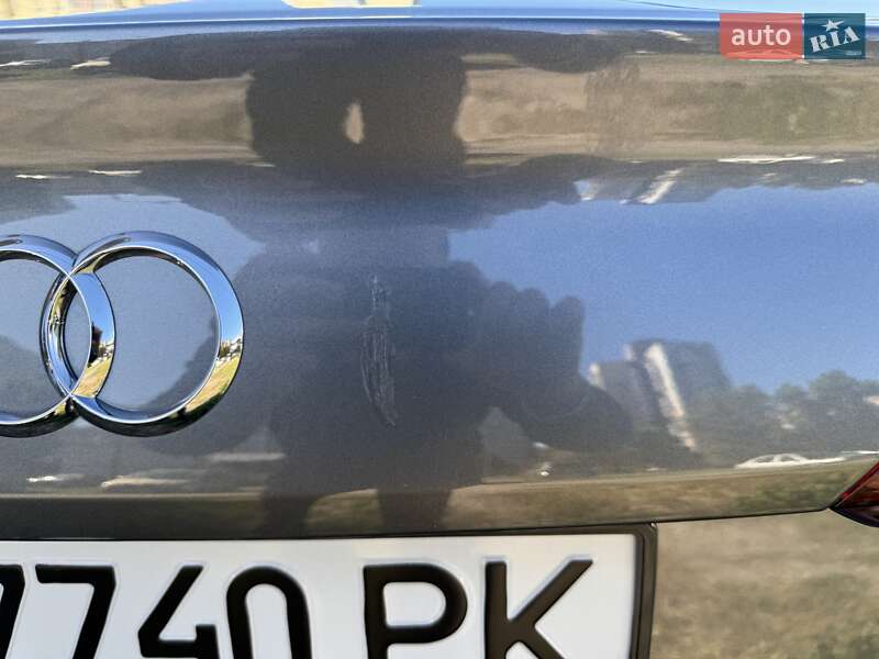 Седан Audi A4 2018 в Киеве
