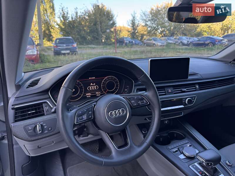 Седан Audi A4 2018 в Киеве
