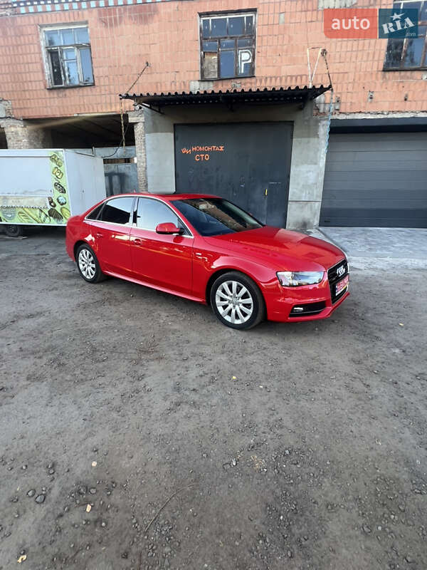 Седан Audi A4 2015 в Дубно
