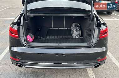 Седан Audi A4 2016 в 