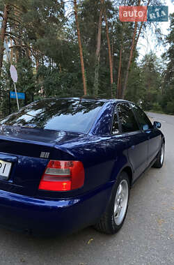 Седан Audi A4 1997 в 