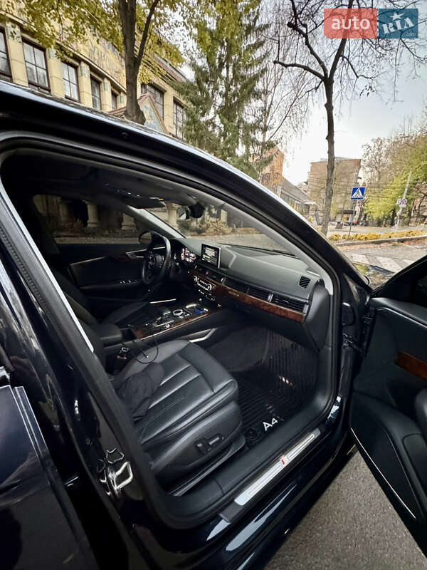 Седан Audi A4 2017 в Днепре