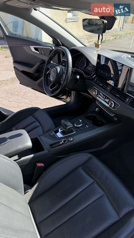 Седан Audi A4 2017 в Ирпене