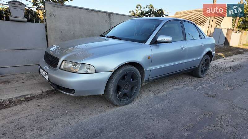 Седан Audi A4 1998 в Бару
