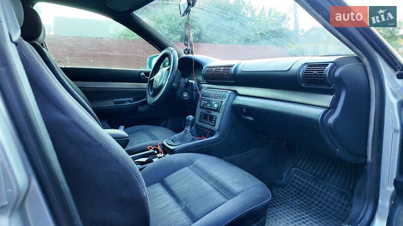 Седан Audi A4 1998 в Баре
