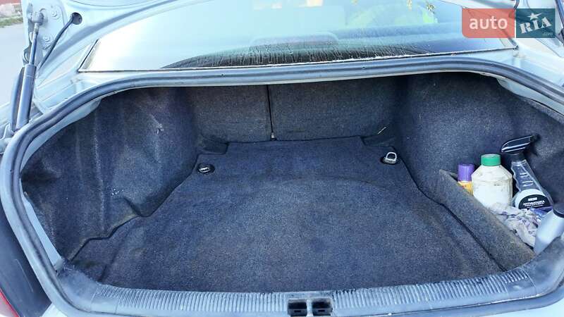 Седан Audi A4 1998 в Баре